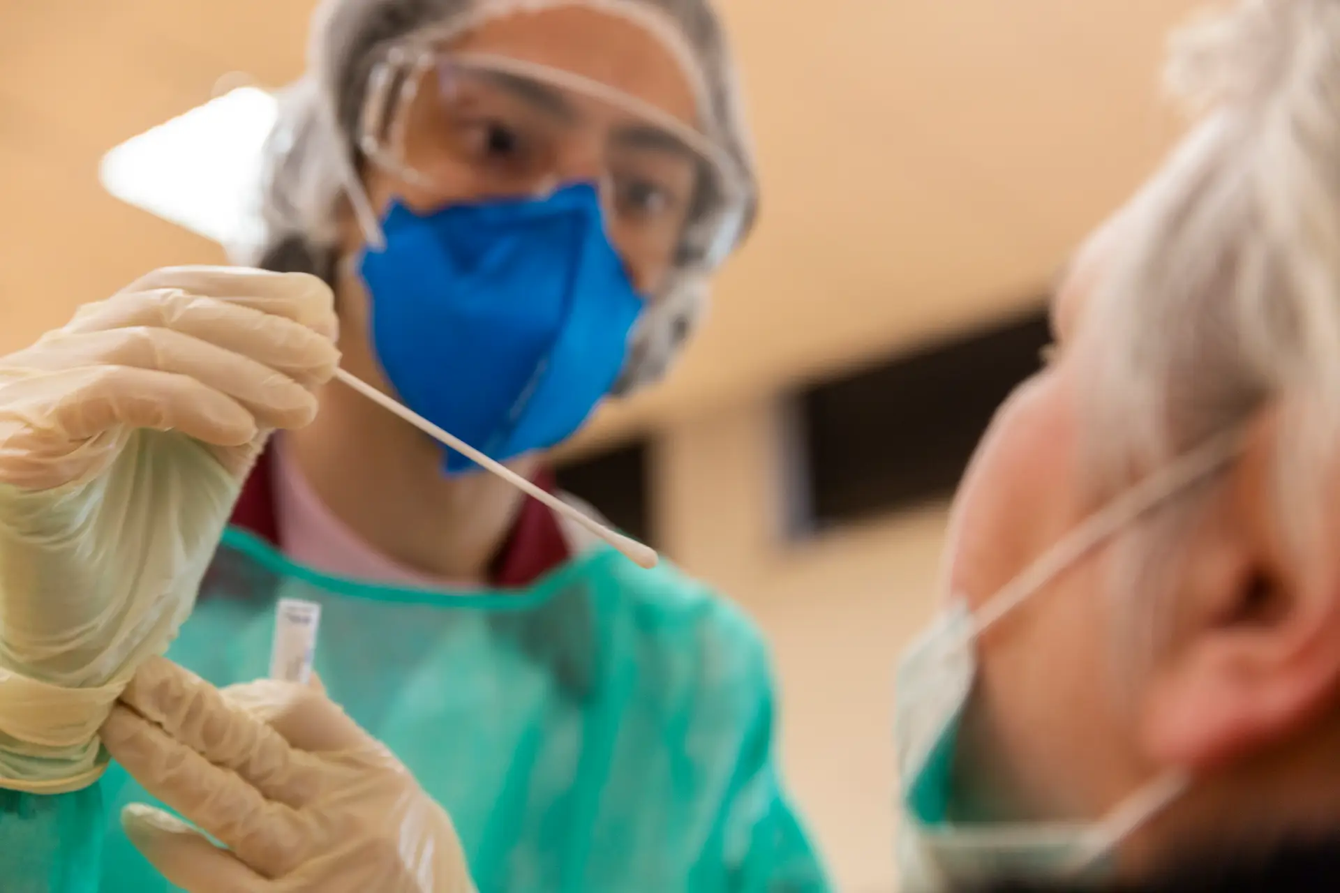 Covid-19. Testes serológicos arrancam esta terça-feira no Hospital de Santa Maria