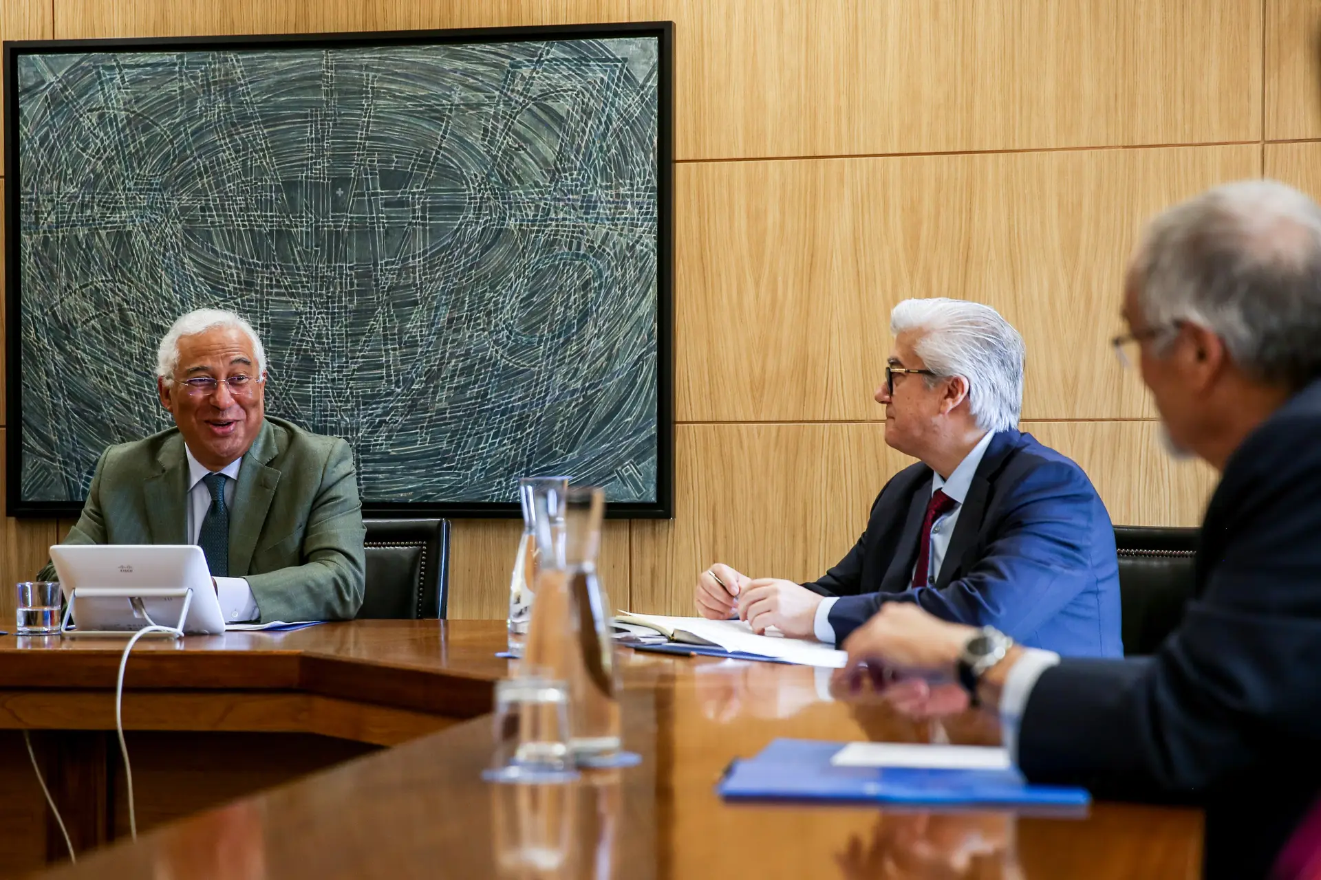 Caso das gémeas: António Costa responsabiliza Lacerda Sales por "atos e omissões" da sua secretária