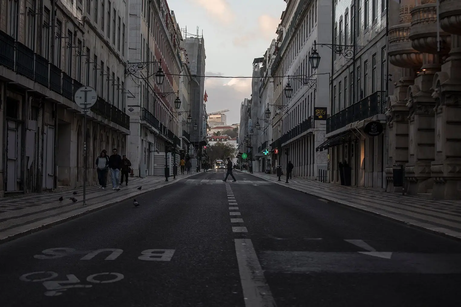 Covid-19. A situação melhora, mas há sinais preocupantes. O regresso vem mesmo aí?