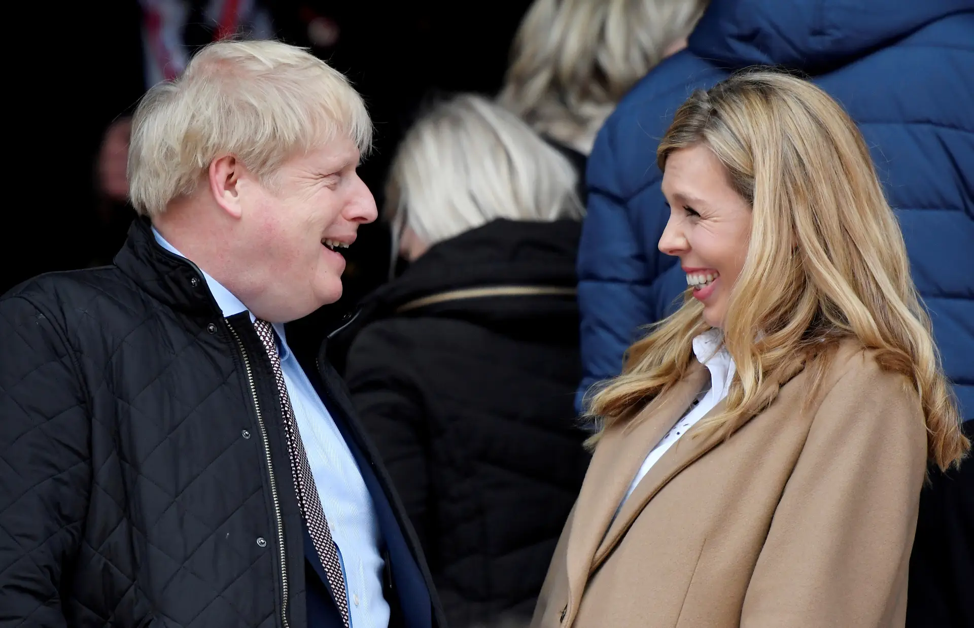 Boris Johnson e Carrie Symonds estão noivos desde março
