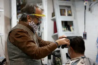 Viseira não pode ser equiparada à máscara: Escolas Médicas e Ordem pedem alteração à lei