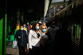 Covid-19. Retratos de uma nova forma de andar nos transportes públicos