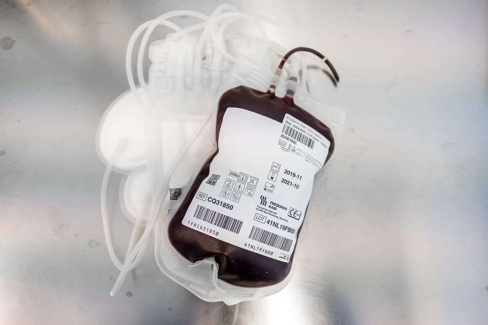 “O plasma de quem já teve covid-19 é uma importante arma terapêutica até à descoberta de uma vacina”. Terapia começa no próximo mês