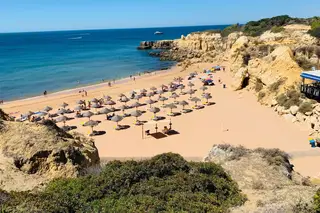 Grécia quer que turistas façam testes antes de viajarem, Portugal pede que não haja discriminação