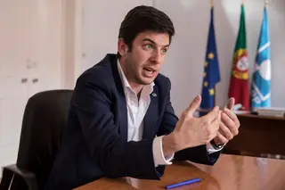 CDS diz que não podem ser “todos a pagar” TAP transformada em “Lisboa airlines”