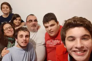 Covid. “Já não vivo um dia de cada vez, vivo uma hora de cada vez”: a vida de um casal com filhos autistas que está “nos limites das forças”