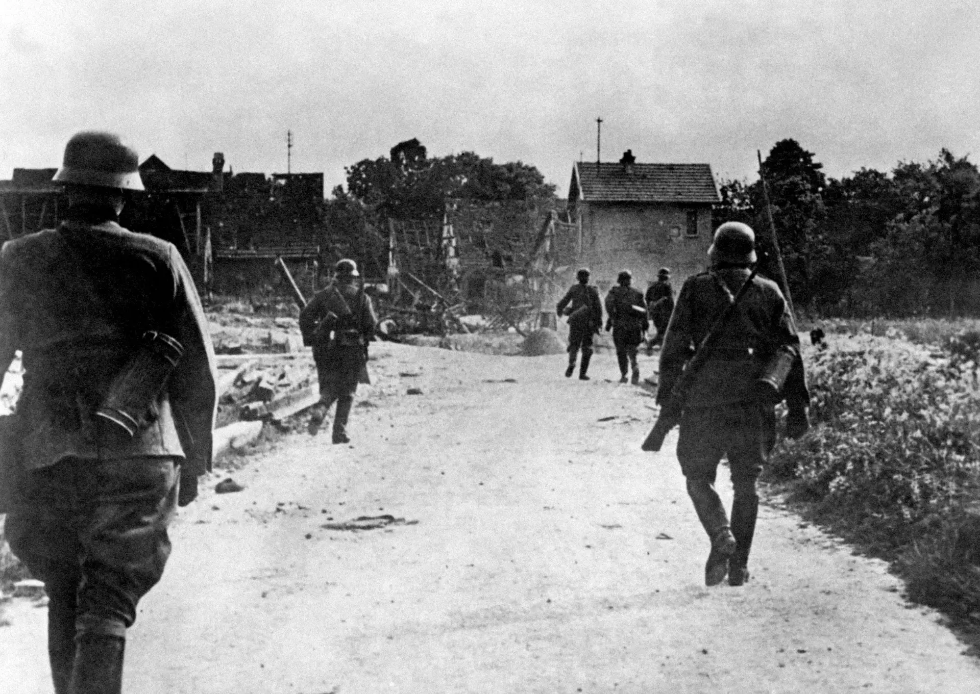 Soldados alemães entrando em Cambrai