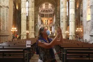 A história e as imagens de uma ressurreição