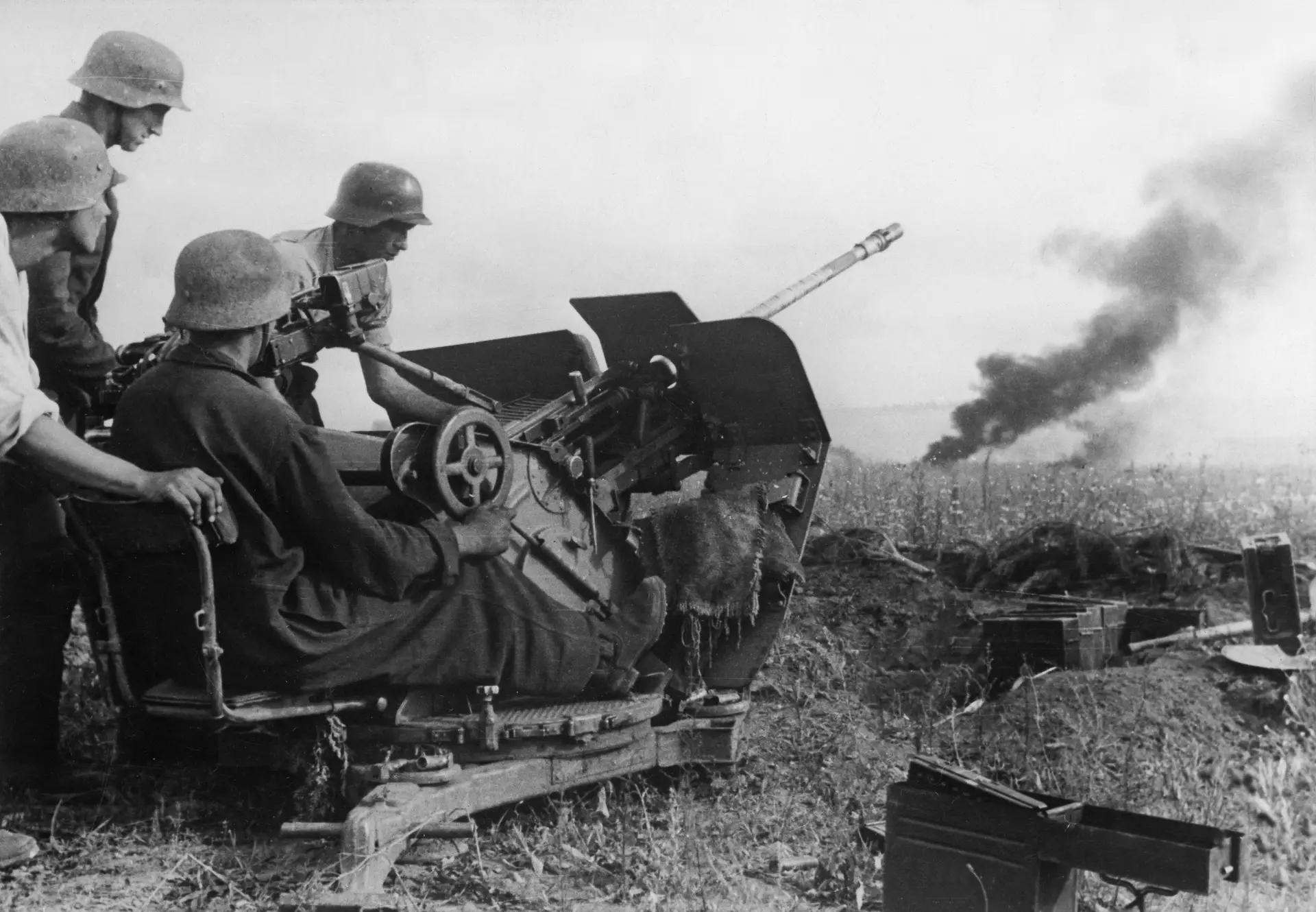 Artilharia antiaérea alemã defendendo a frente de combate
