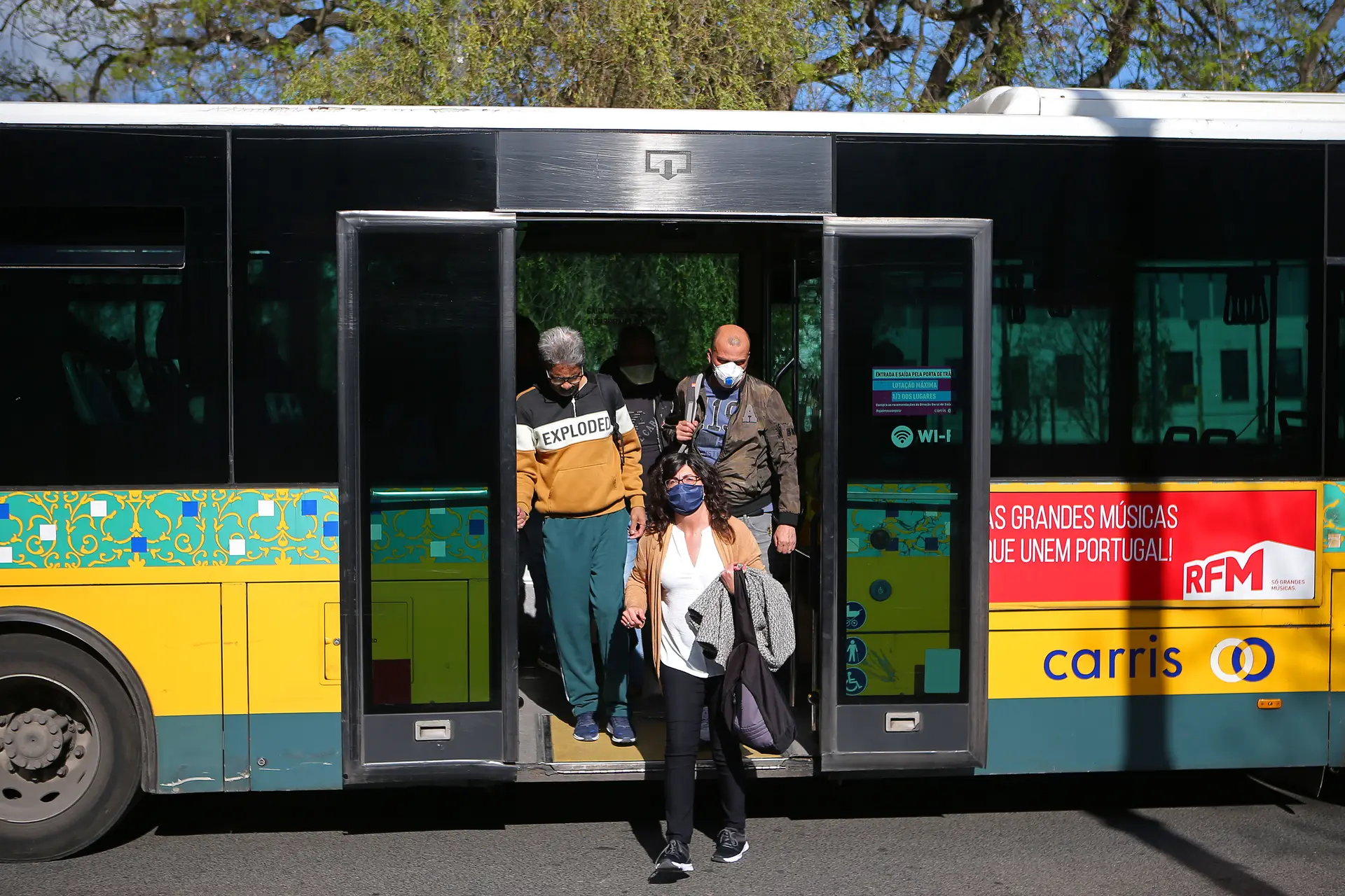 Expresso Covid 19 Area Metropolitana De Lisboa Desvia 70 Autocarros Turisticos Para Reforcar Transportes Publicos