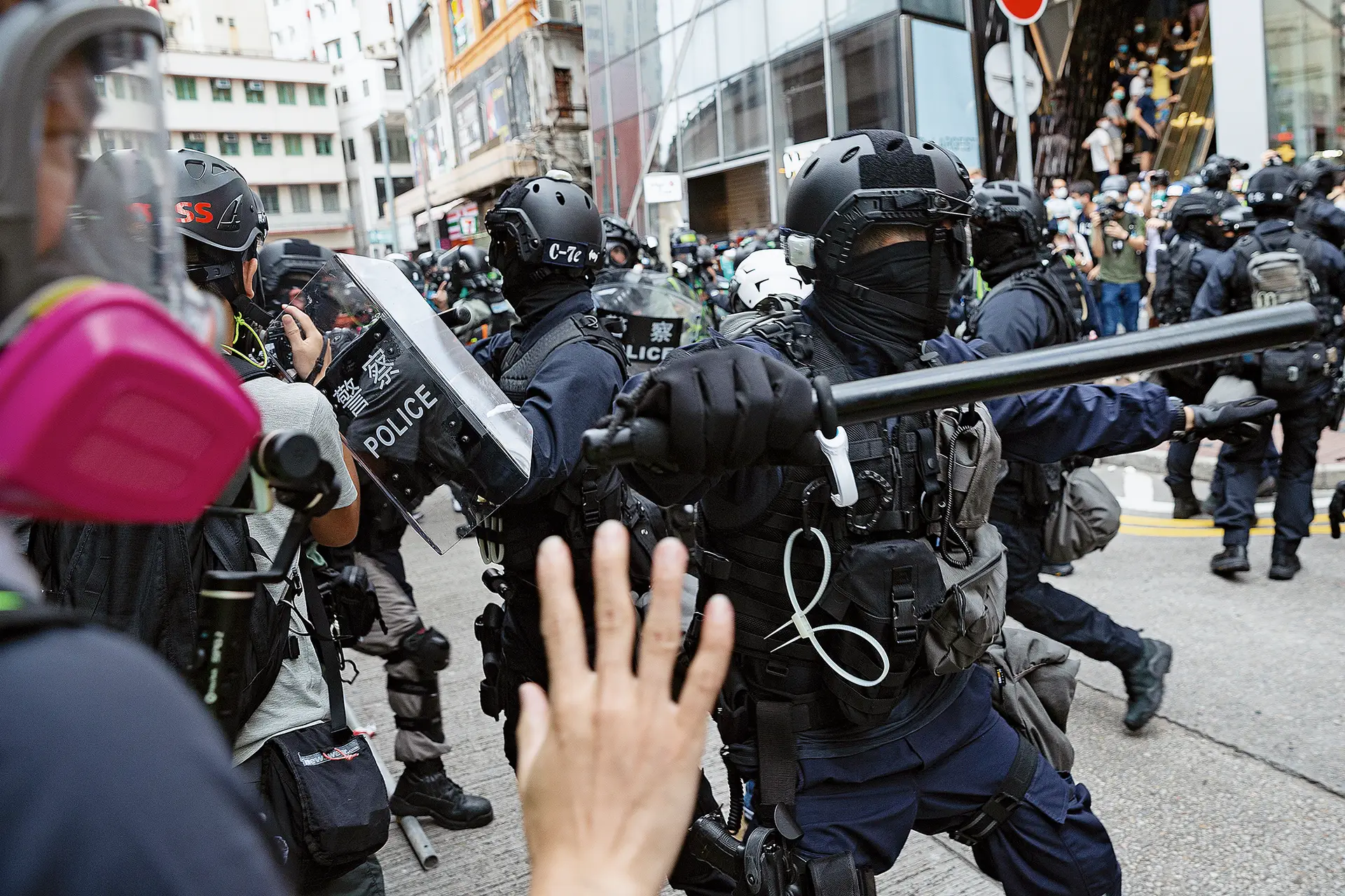 Hong Kong anuncia mais uma detenção sob a acusação de suspeita de apoio a ativistas estrangeiros