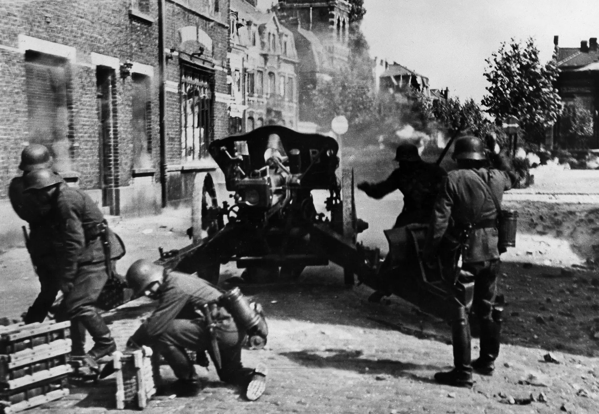 Artilheiros alemães combatendo em Lille