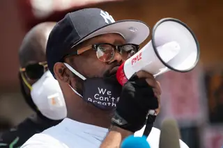 Irmão de George Floyd apela para a paz