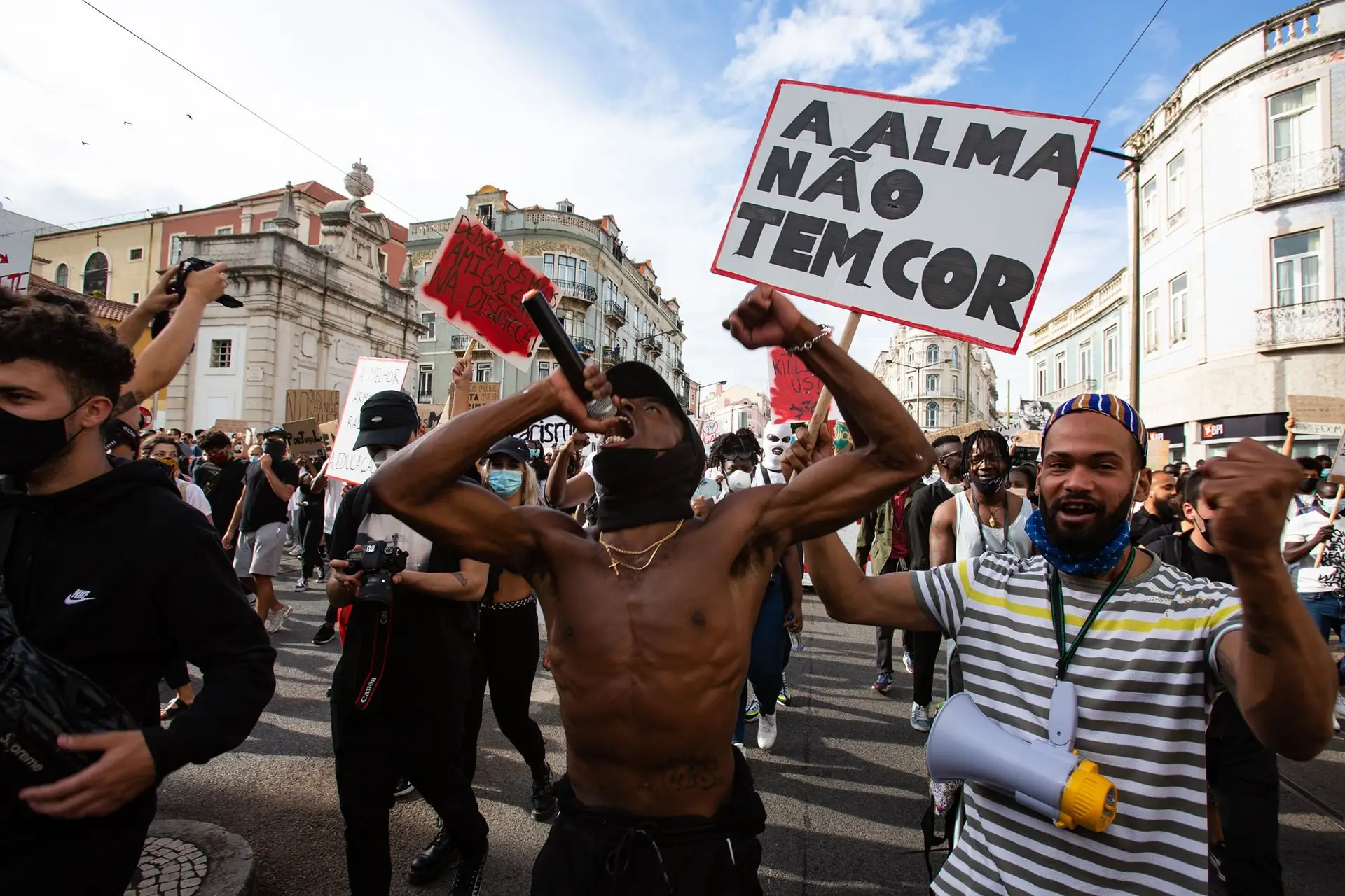 Racismo. As demissões são “um ato simbólico que apenas apazigua consciências”: “este é o momento” para discutir o “inconsciente” de Portugal