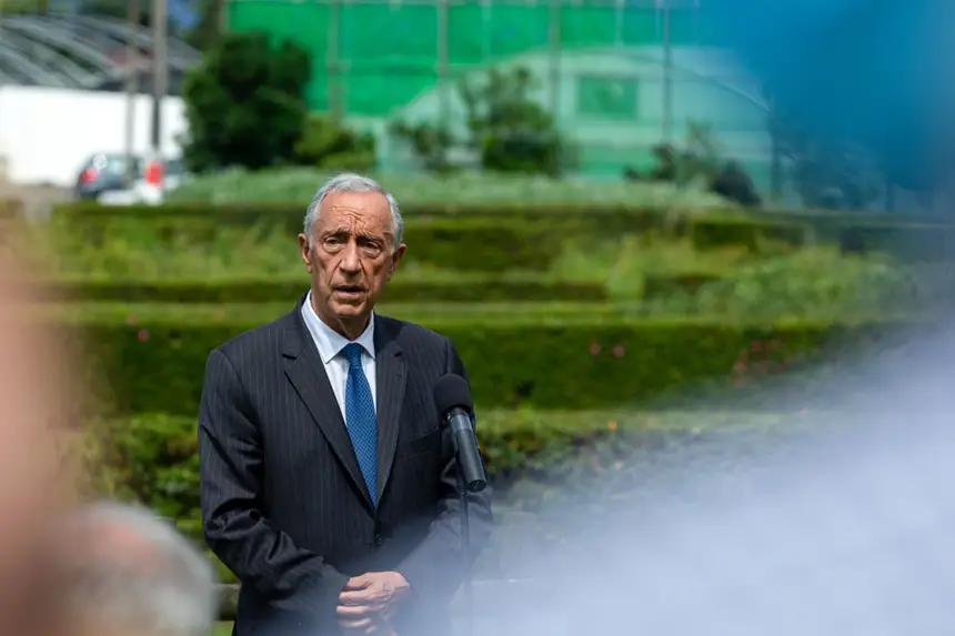 Expresso Sinal Negativo Para A Democracia Marcelo Tambem Veta Aumento De Assinaturas Para As Peticoes