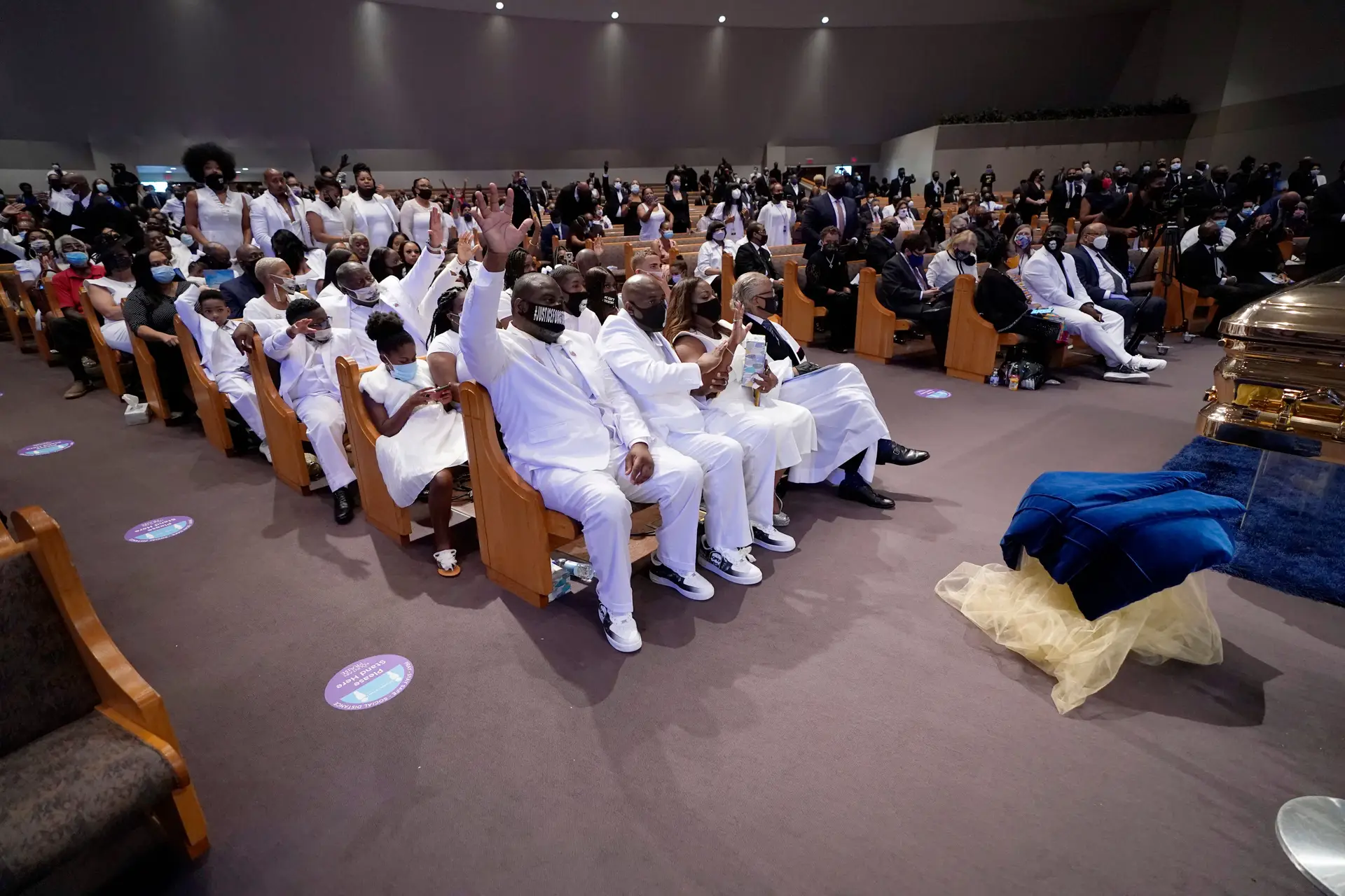 As quatro horas do funeral do homem que “vai mudar o mundo”
