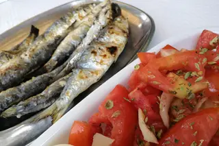 No pão ou no prato: chegou (finalmente) a época das sardinhas!