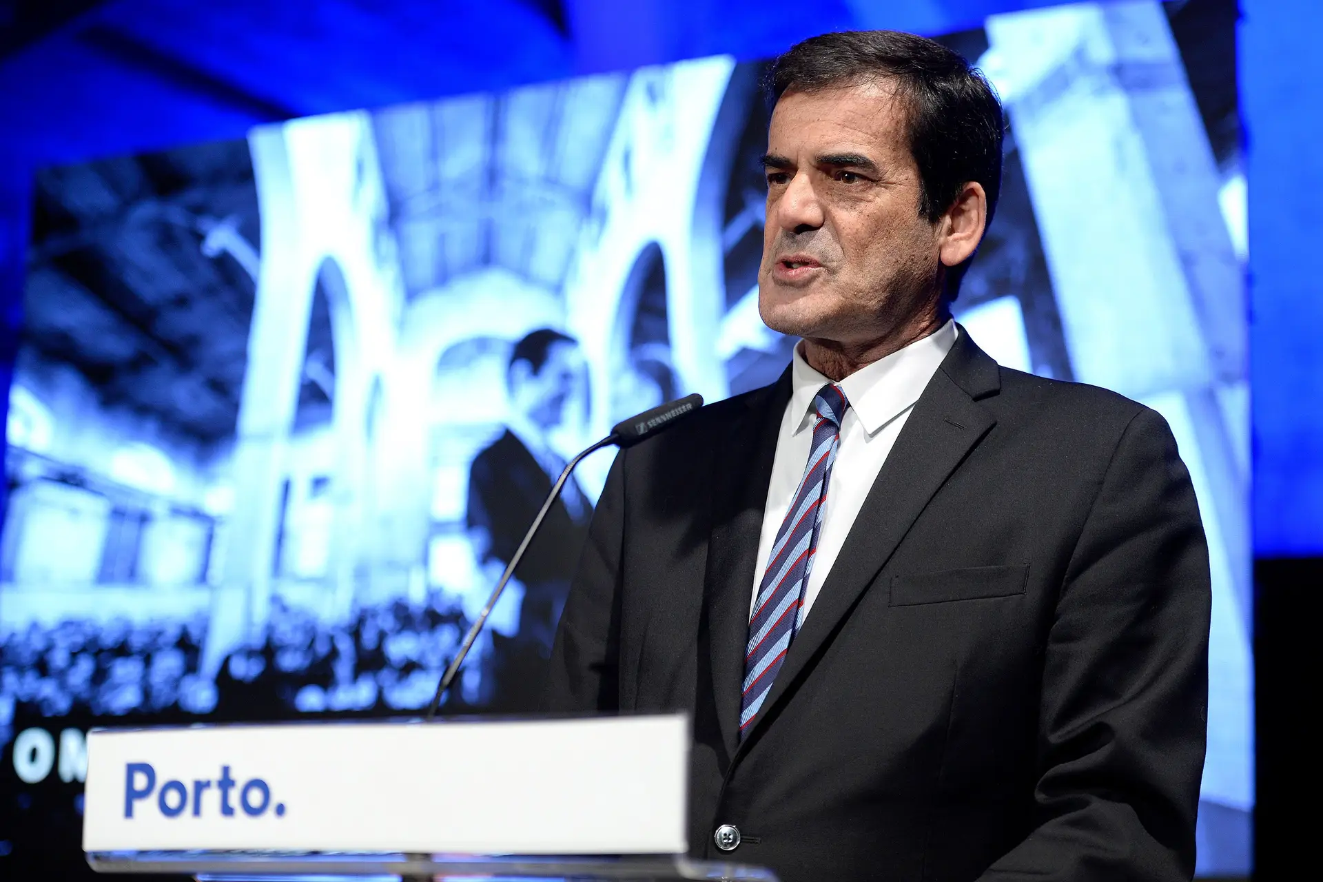 Covid-19. Rui Moreira apela a adeptos que evitem concentrações na celebração de títulos