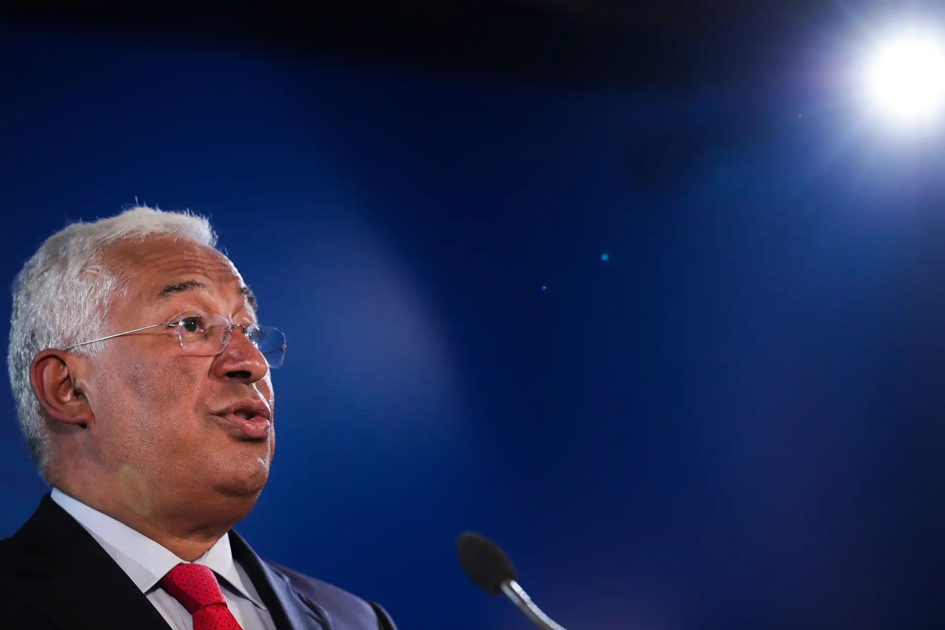 "O momento mais perigoso" de Costa: sem consenso e contra a "anestesia" dos portugueses