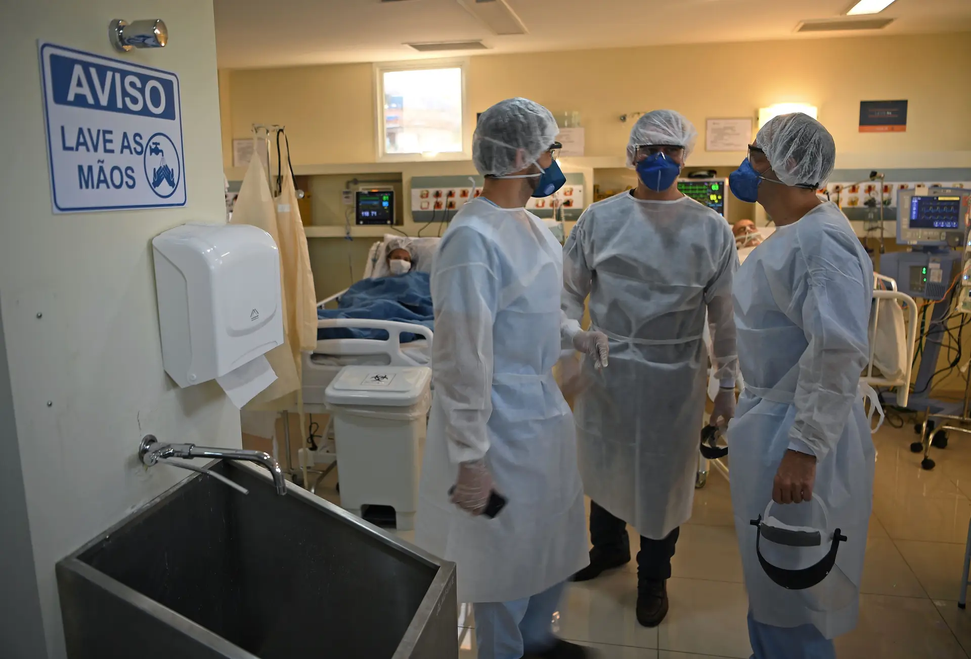 Covid-19 em direto: 425 novos casos (o número mais baixo em sete dias), quatro óbitos e 177 recuperados em Portugal