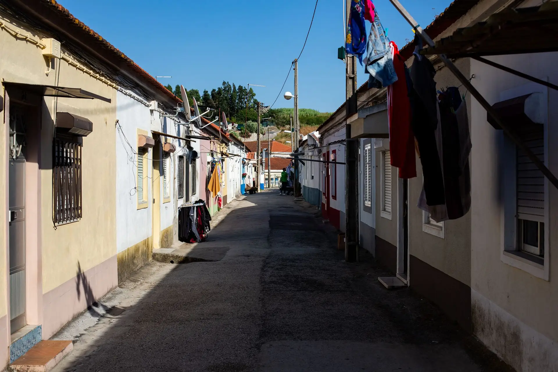 Covid. Os que têm mais noção do perigo e os que não têm muita: dentro da freguesia de Lisboa que continua em estado de calamidade