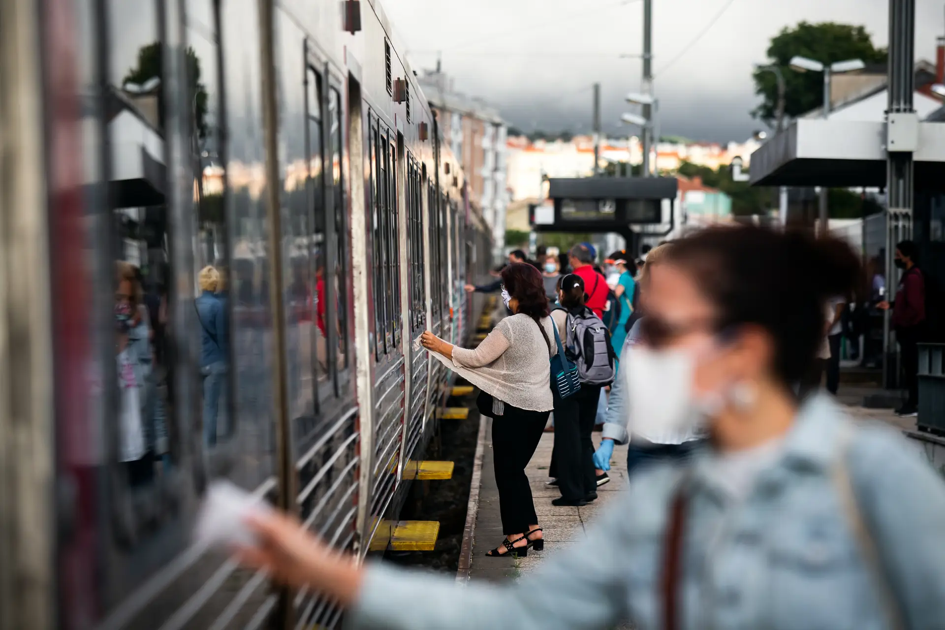 Covid-19. Apanhar transportes públicos em Lisboa pode significar “ficar ao colo uns dos outros” para “continuar a vida normal”