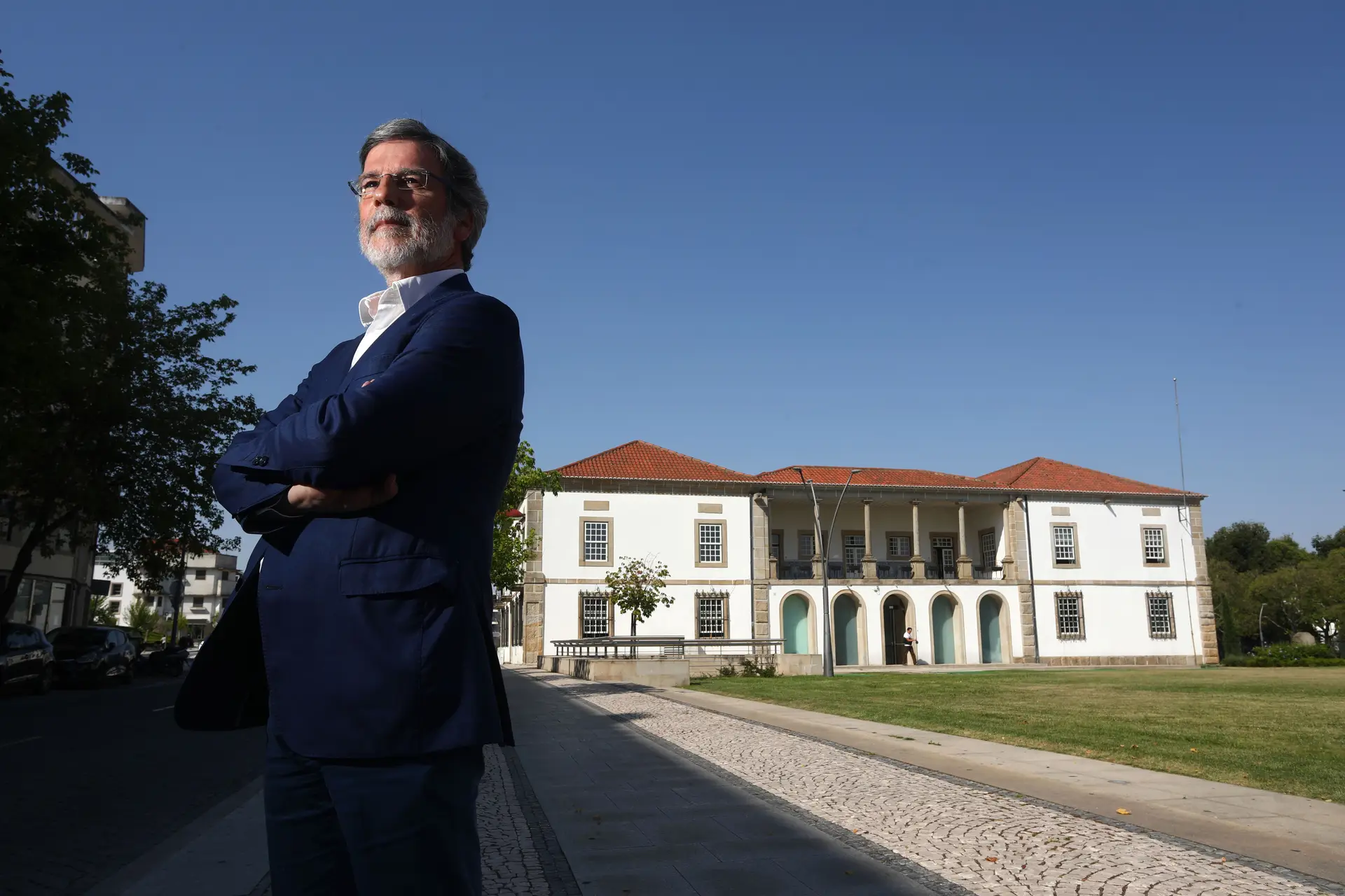 Luís Correia, em frente à Câmara Municipal de Castelo Branco
