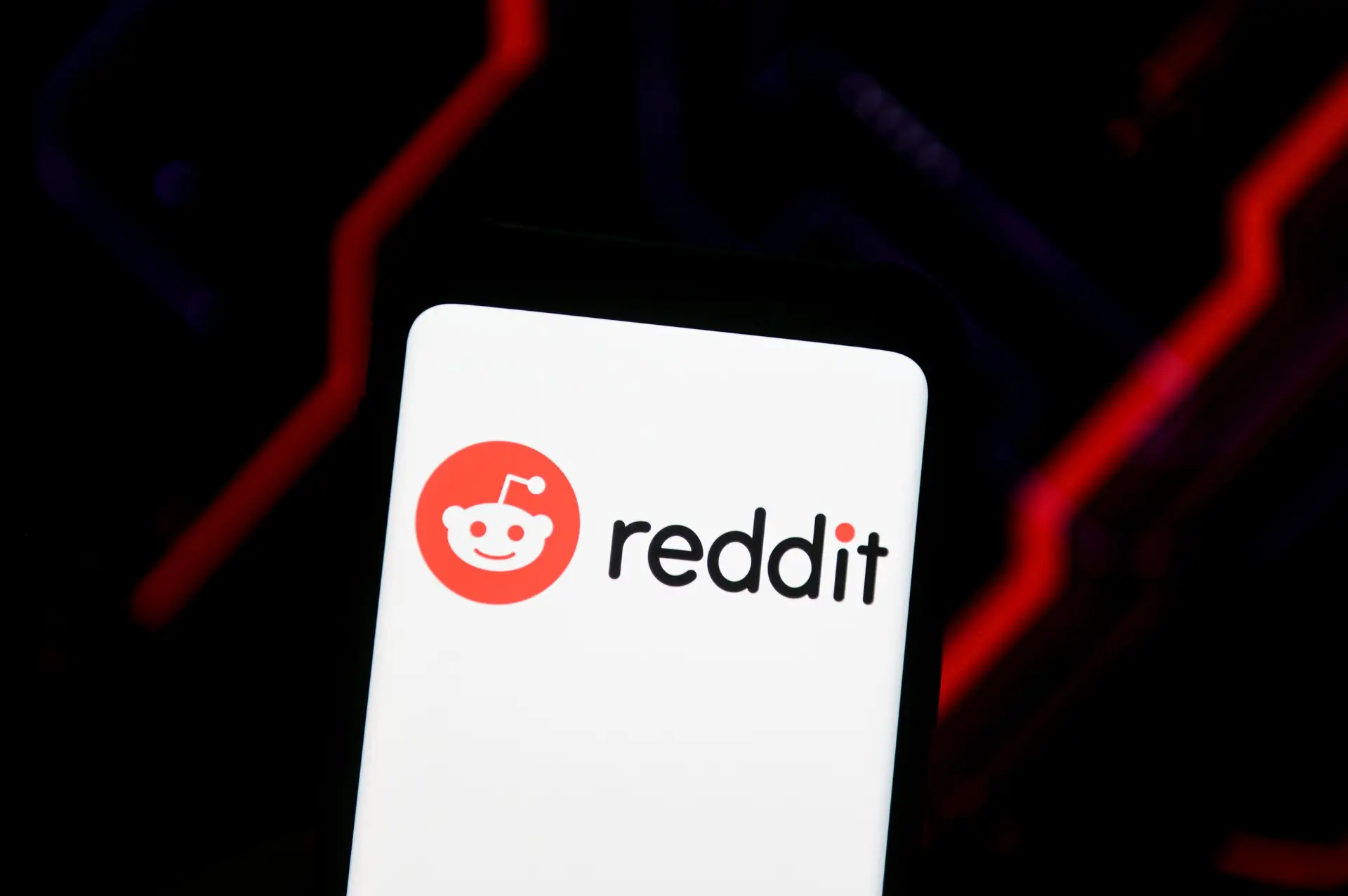 Mais de 6500 grupos de debate do Reddit estão em greve. Será que o Reddit cede?