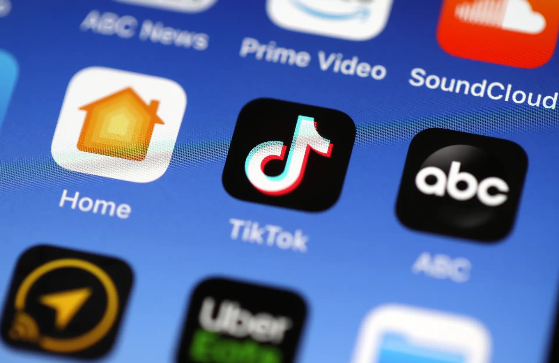 Índia bloqueia TikTok e 58 outras aplicações chinesas