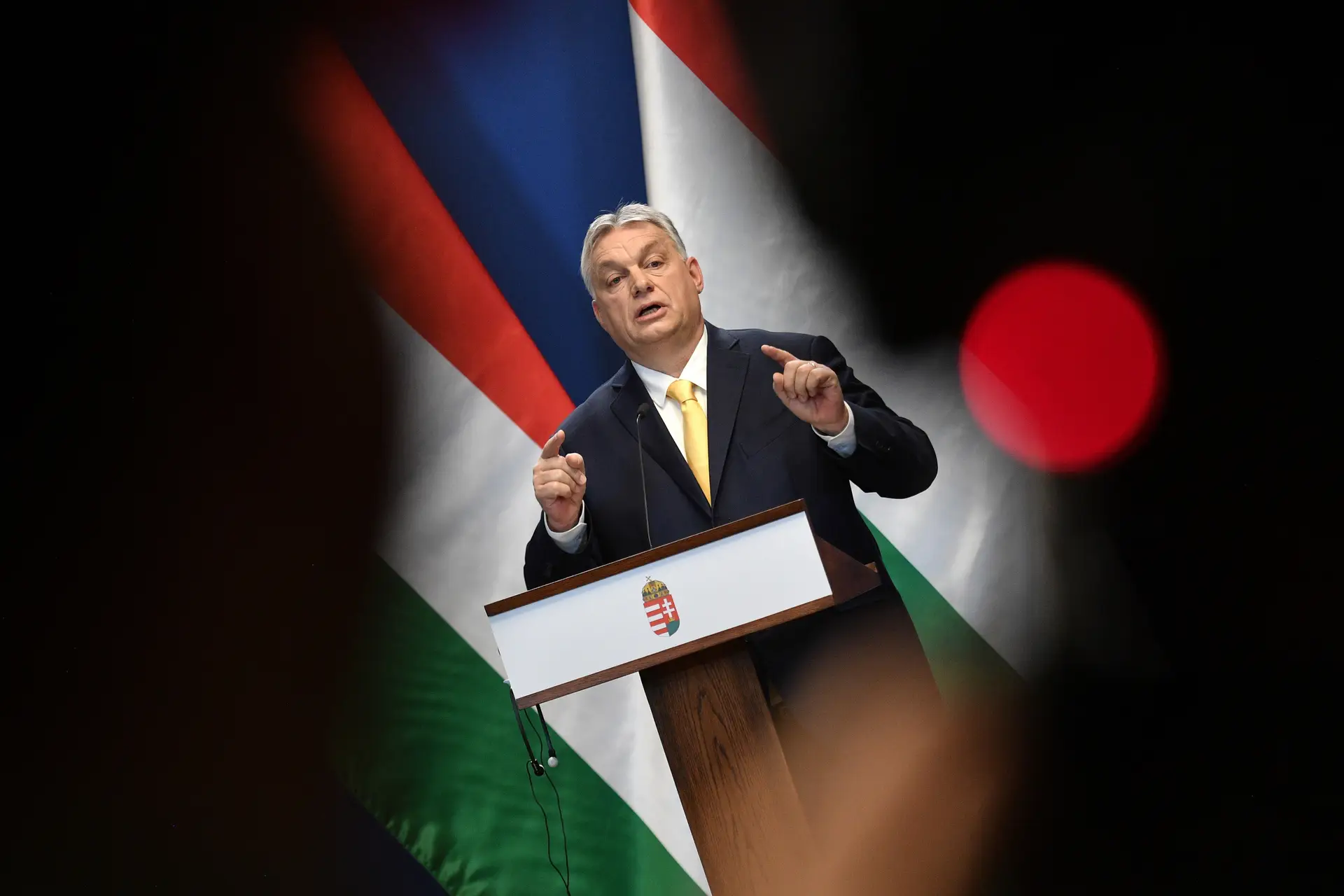 Afinal que fez Viktor Orbán, primeiro-ministro da Hungria, contra o Estado de Direito?
