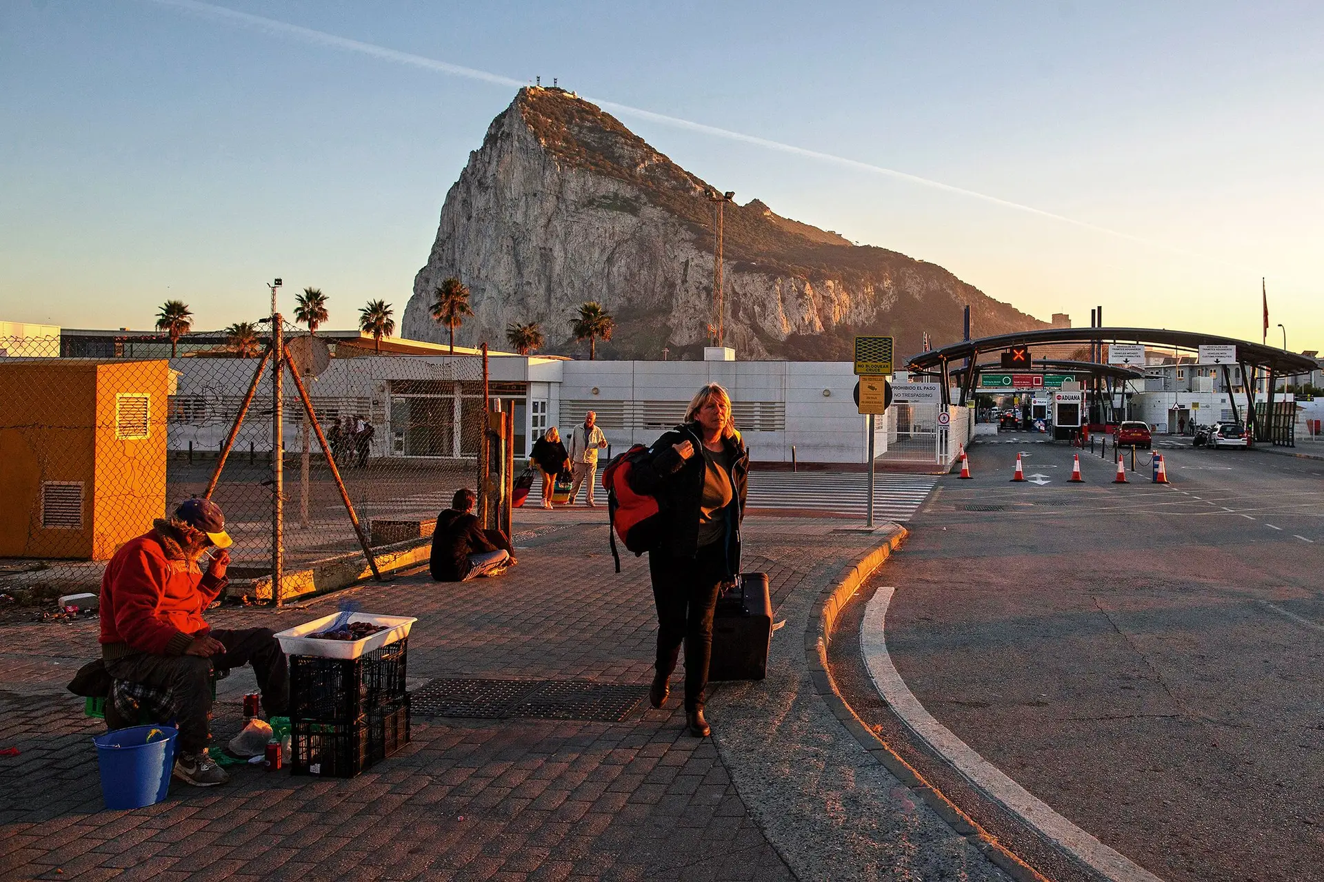 Entrada para Gibraltar a partir do município espanhol de La Línea de la Concepción