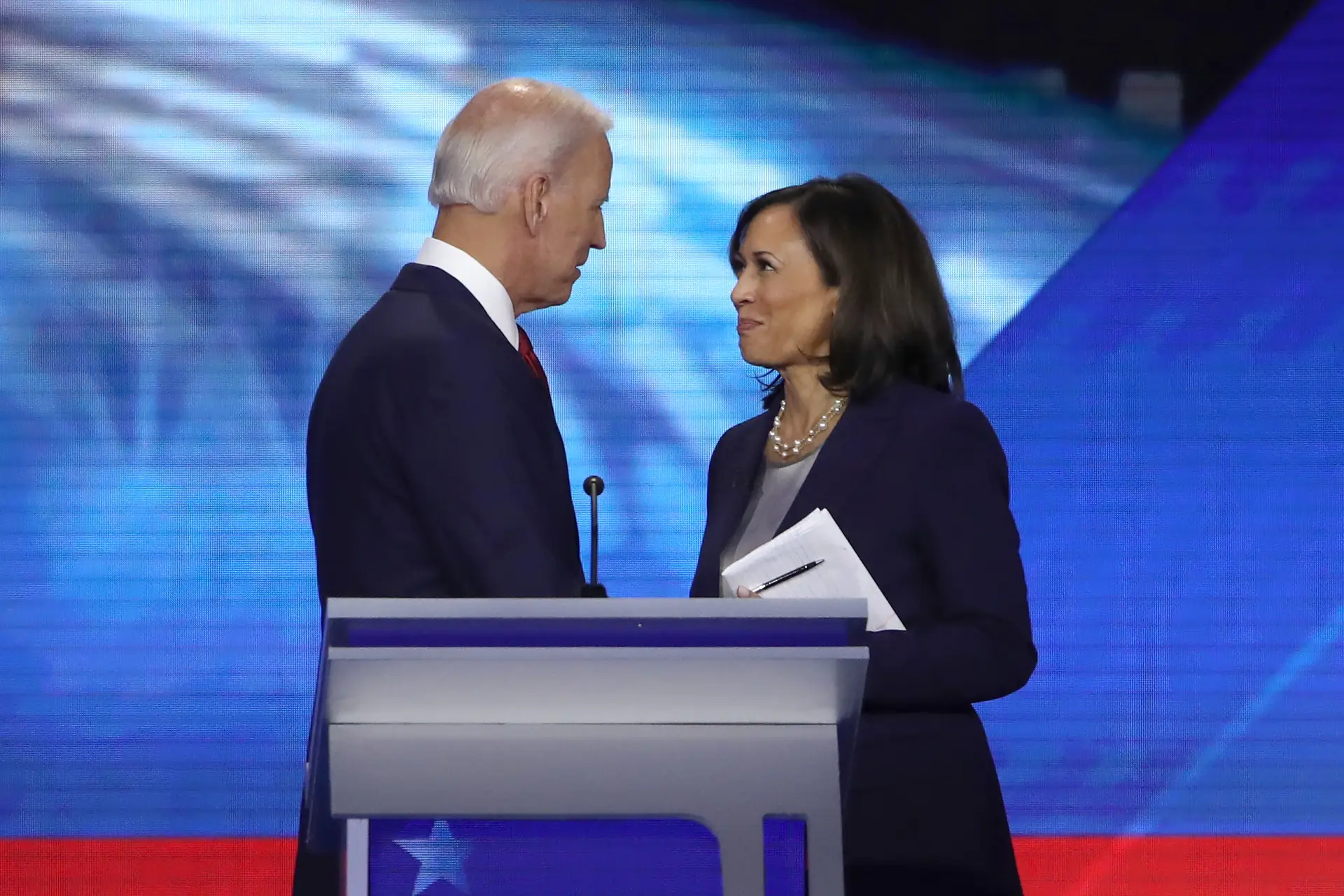 A procuradora durona pronta para ser presidente: Kamala Harris, a eleita de Biden para vice