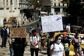 “Não foram 10 pessoas que foram ameaçadas, foram 10 milhões.” Manifestação antifascista juntou jovens que não querem “perder Abril”