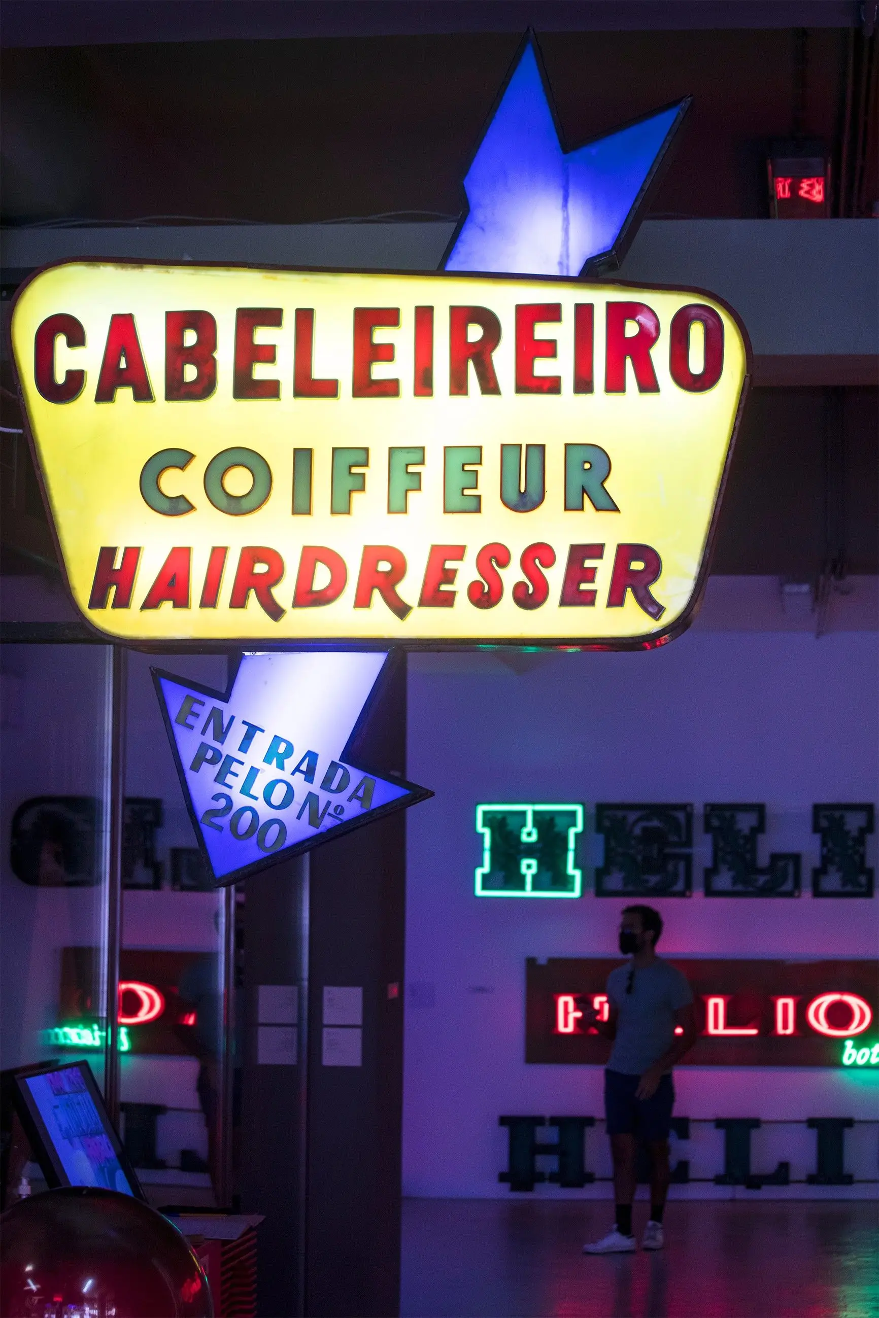 A exposição “Luzes da Cidade”, do projeto Letreiro Galeria
