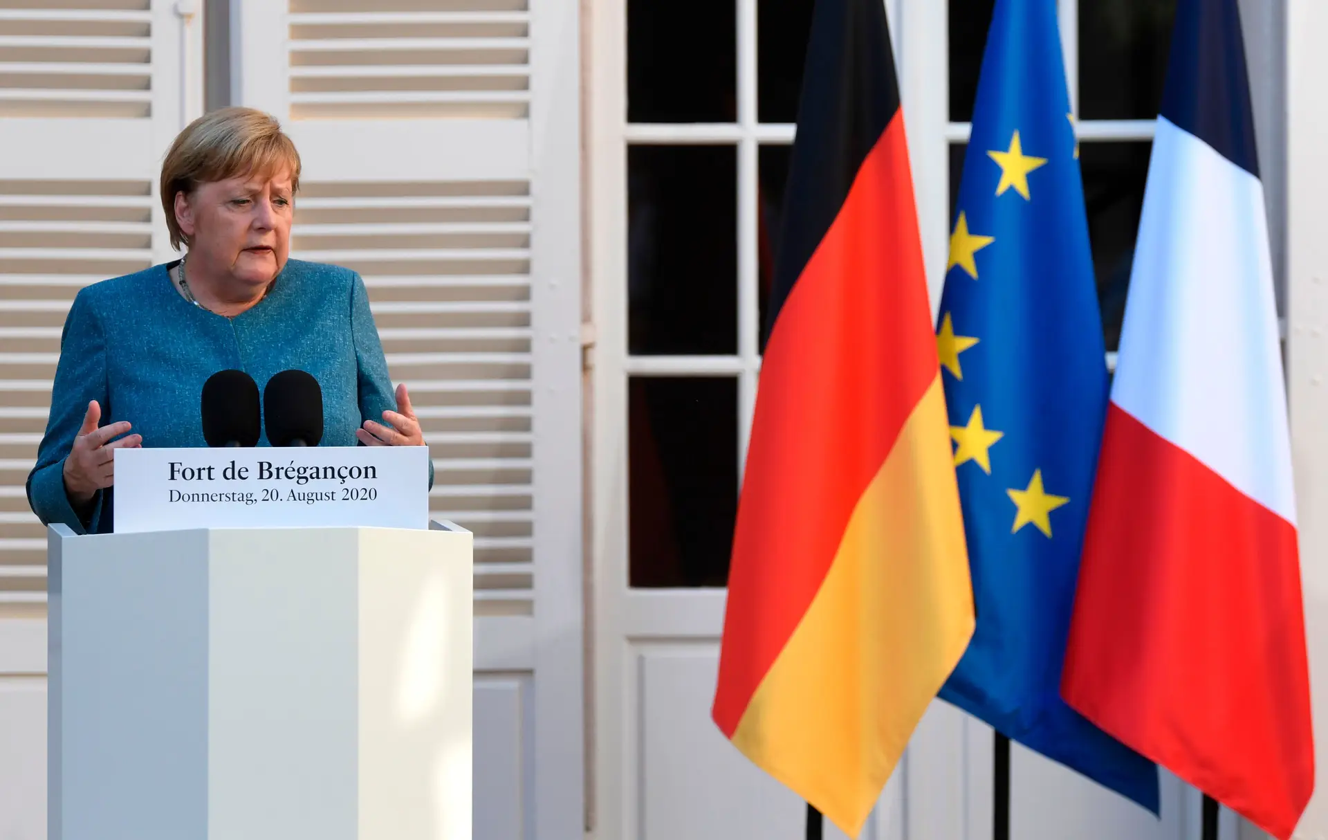 Navalny. Angela Merkel exige à Rússia que os responsáveis pelo envenenamento sejam julgados