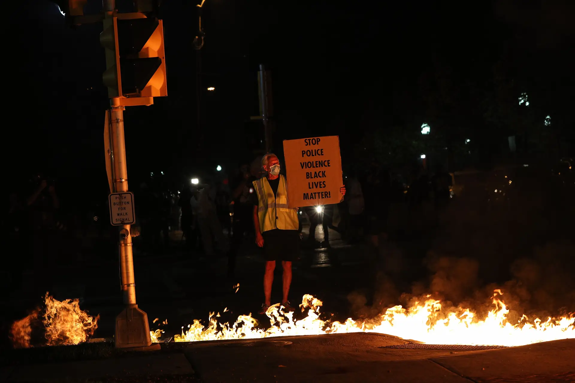 Manifestantes furam recolher obrigatório em Wisconsin: voltou a ouvir-se “no justice, no peace” nas ruas (desta vez por Jacob Blake)