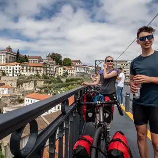 Turistas estrangeiros podem deslocar-se entre concelhos para irem aos hotéis na Páscoa. Cidadãos portugueses estão proibidos