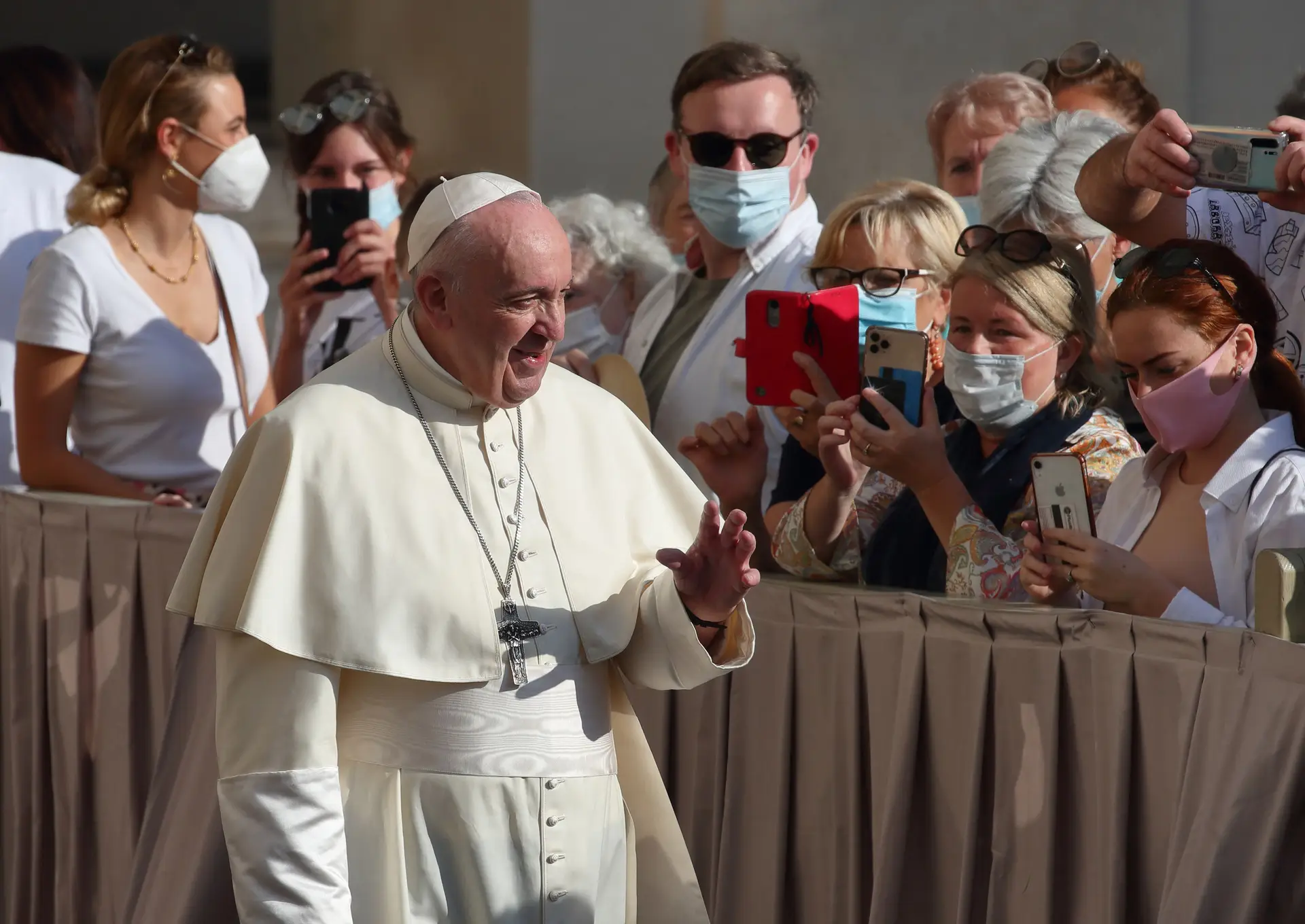 Papa Francisco considera prazeres culinário e sexual "simplesmente divinos"