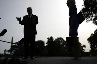 Donald Trump negou que tenha desvalorizado a pandemia de covid-19, apesar de ter dito ao jornalista Bob Woodward que o fazia. “Eu prefiro minimizar, porque não quero criar pânico”