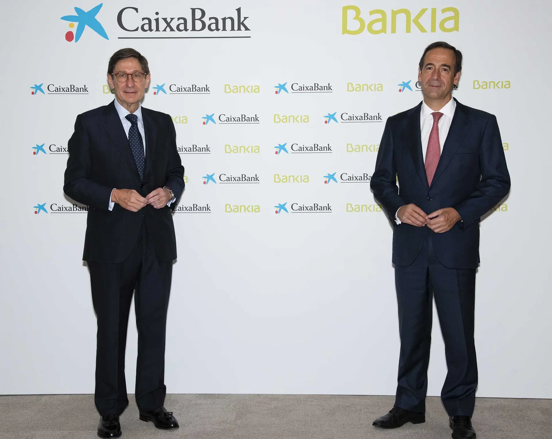 José Ignacio Goirigolzarri, até aqui líder do Bankia e que agora passará a presidente da administração do novo CaixaBank, e Gonzalo Gortazar, que continuará como presidente executivo do CaixaBank