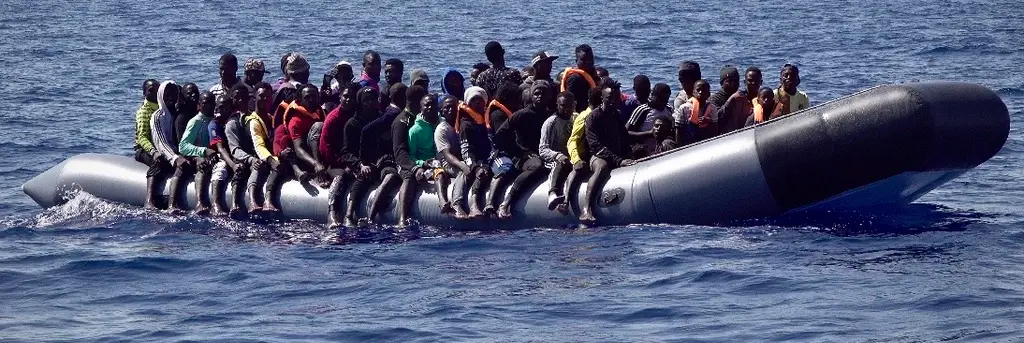 Hoje o Alan Kurdi salvou 90 pessoas e depois mais 24: reportagem do Expresso no meio do Mediterrâneo