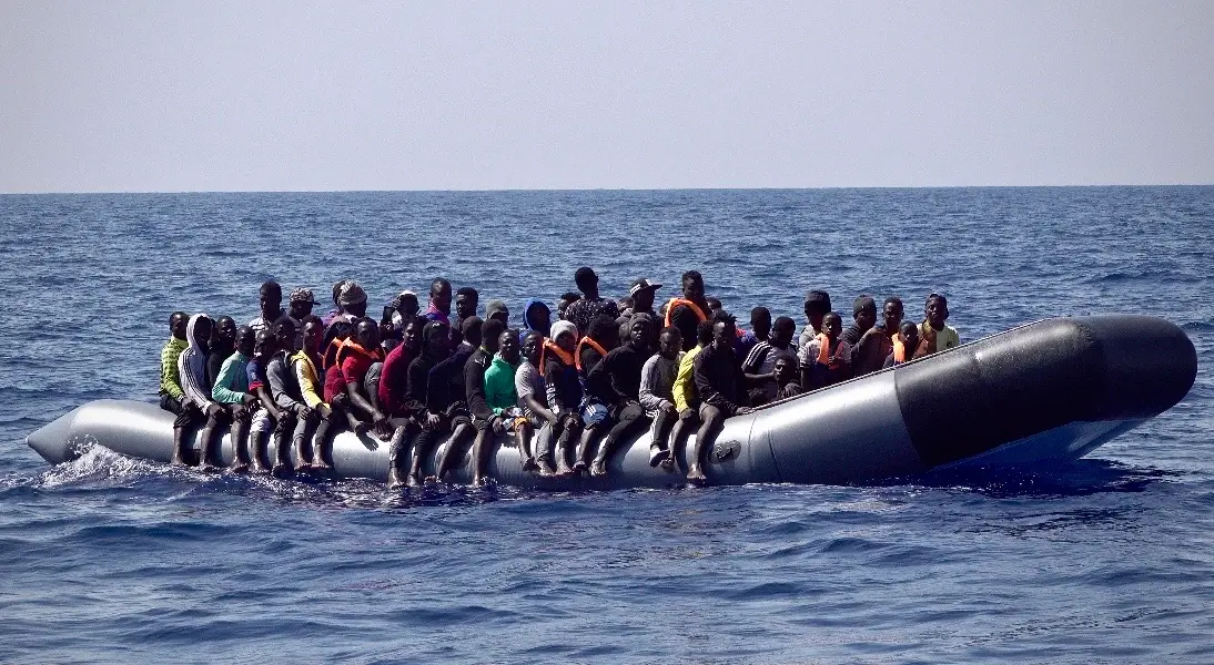 Este sábado o Alan Kurdi salvou 90 pessoas, a seguir 24 e depois mais 19: reportagem do Expresso no meio do Mediterrâneo