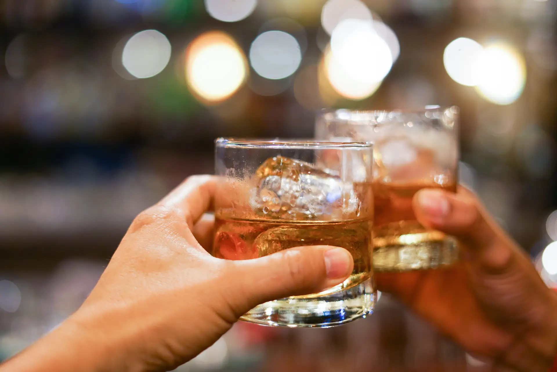 Lei sobre álcool na Escócia terá evitado cerca de 150 mortes anuais