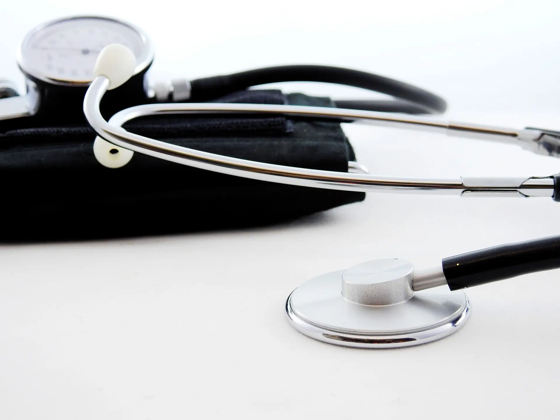 Novo bastonário da Ordem dos Médicos diz que será “intransigente com quaisquer ingerências externas” e promete intervenção no SNS