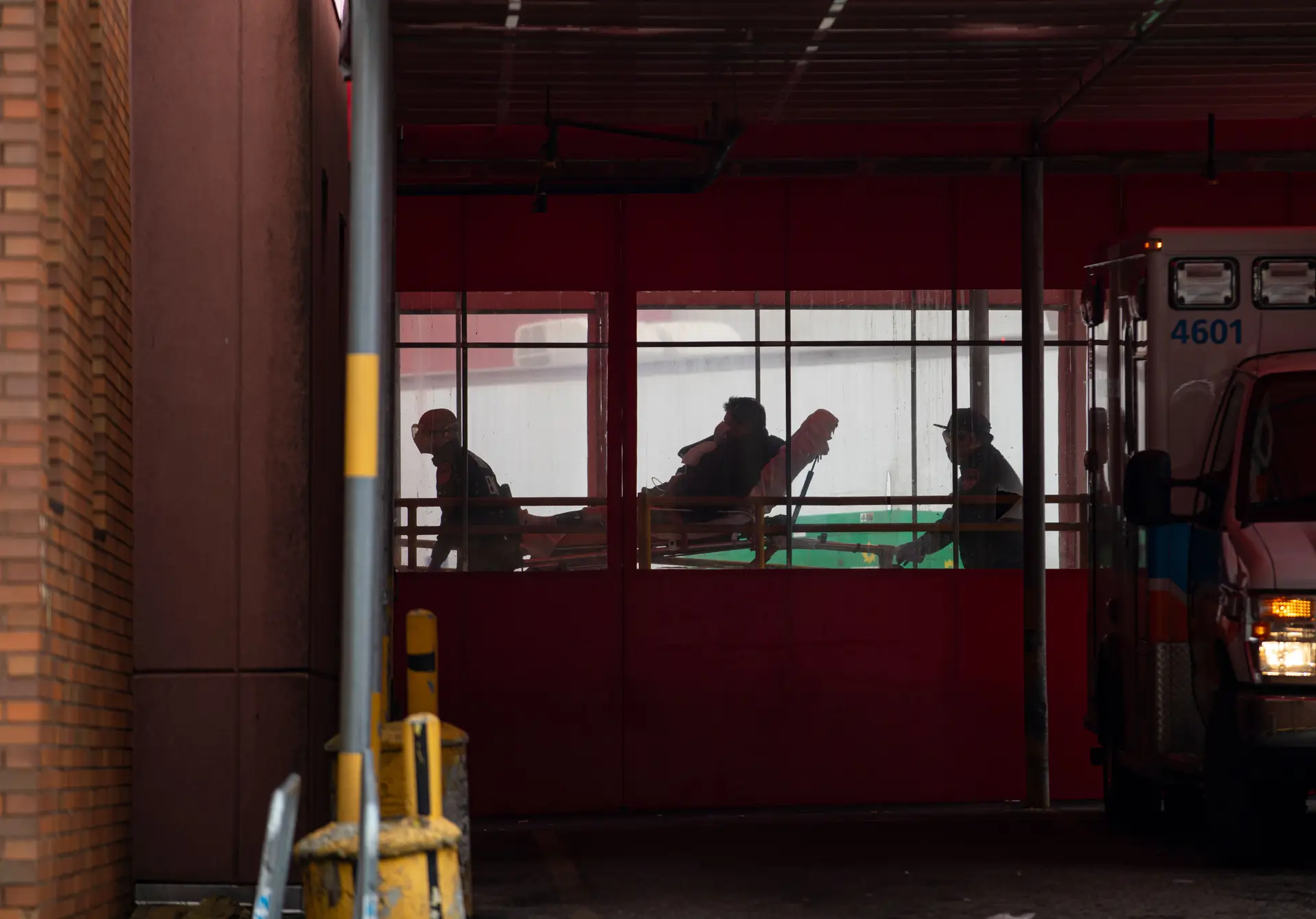 Hospitais com maior folga e profissionais na linha da frente covid-19 com ordenado reforçado