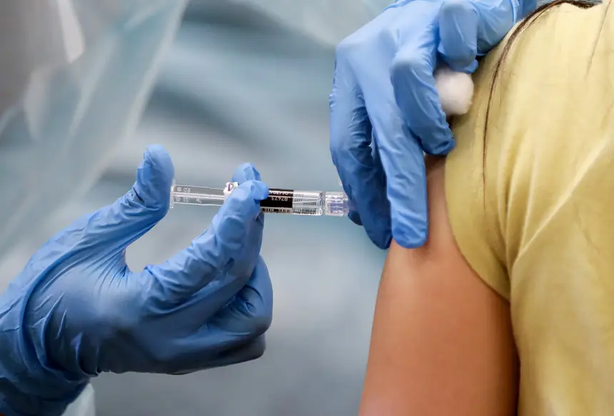 Agendar Vacina Covid 19 / Grupo irá selecionar dois mil brasileiros para testar ...