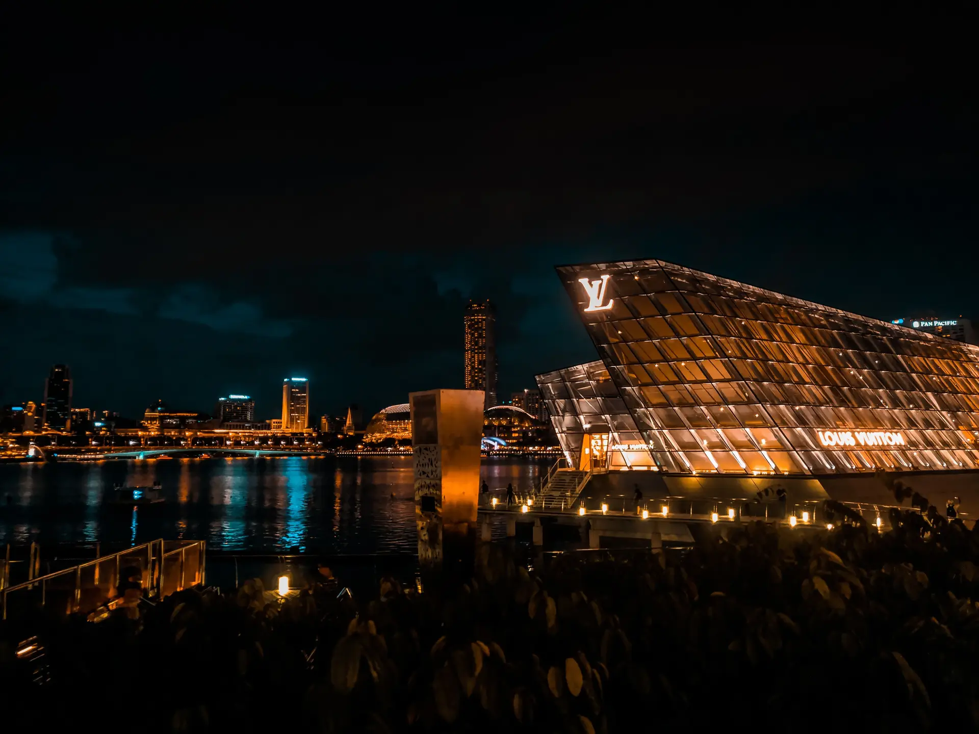 Loja da Louis Vuitton na baía de Singapura