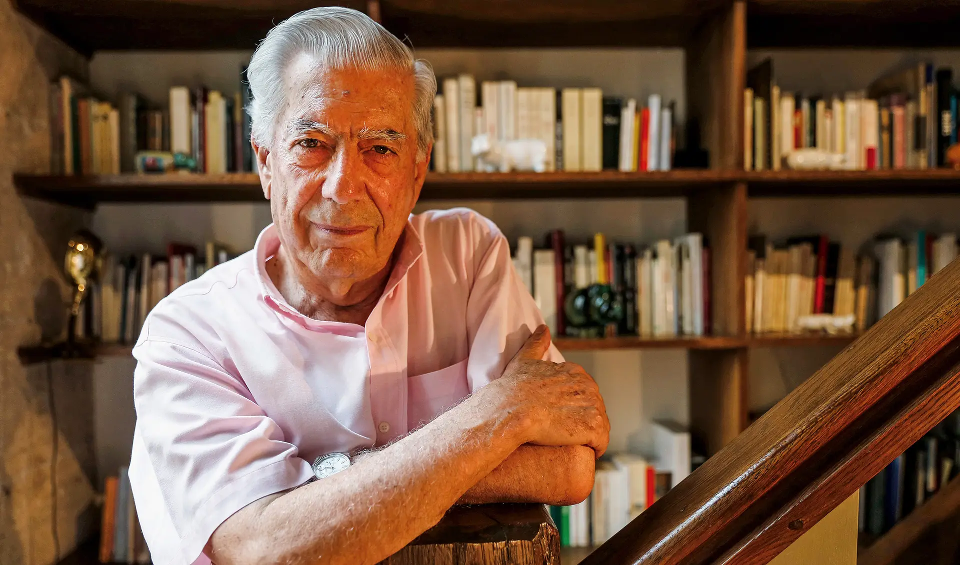"A ficção salvará a democracia", promete Vargas Llosa ao entrar na Academia Francesa
