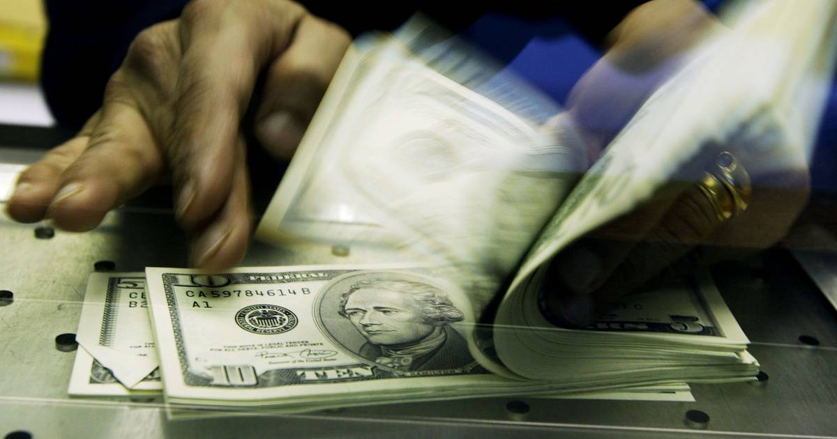 Assinatura de Donald Trump vai passar a aparecer nas notas de dólar