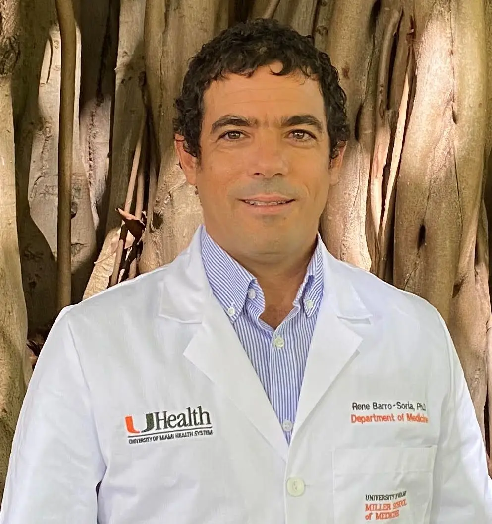 René Barro vive na Florida há 12 anos, ensinando biofísica e fisiologia na Universidade de Miami